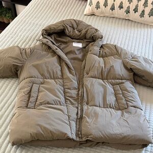 Old Navy Women's Puffer Jacket - olive